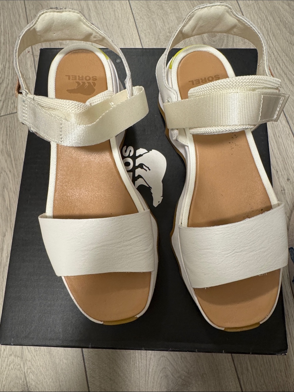 Sorel Women's Kinetic Impact Y-Strap Cream and Tan  Sandals Sz 9.5
